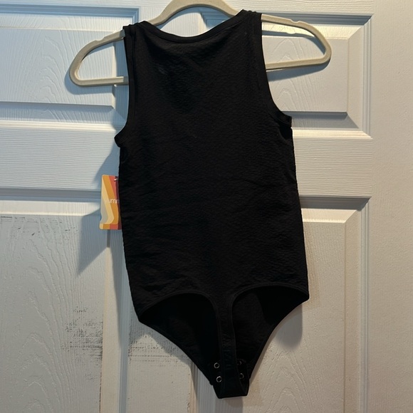 NWT! Yummie Emmelyn Boa Snake Black V-Neck Seamless Shapewear Bodysuit M/L - Picture 11 of 11